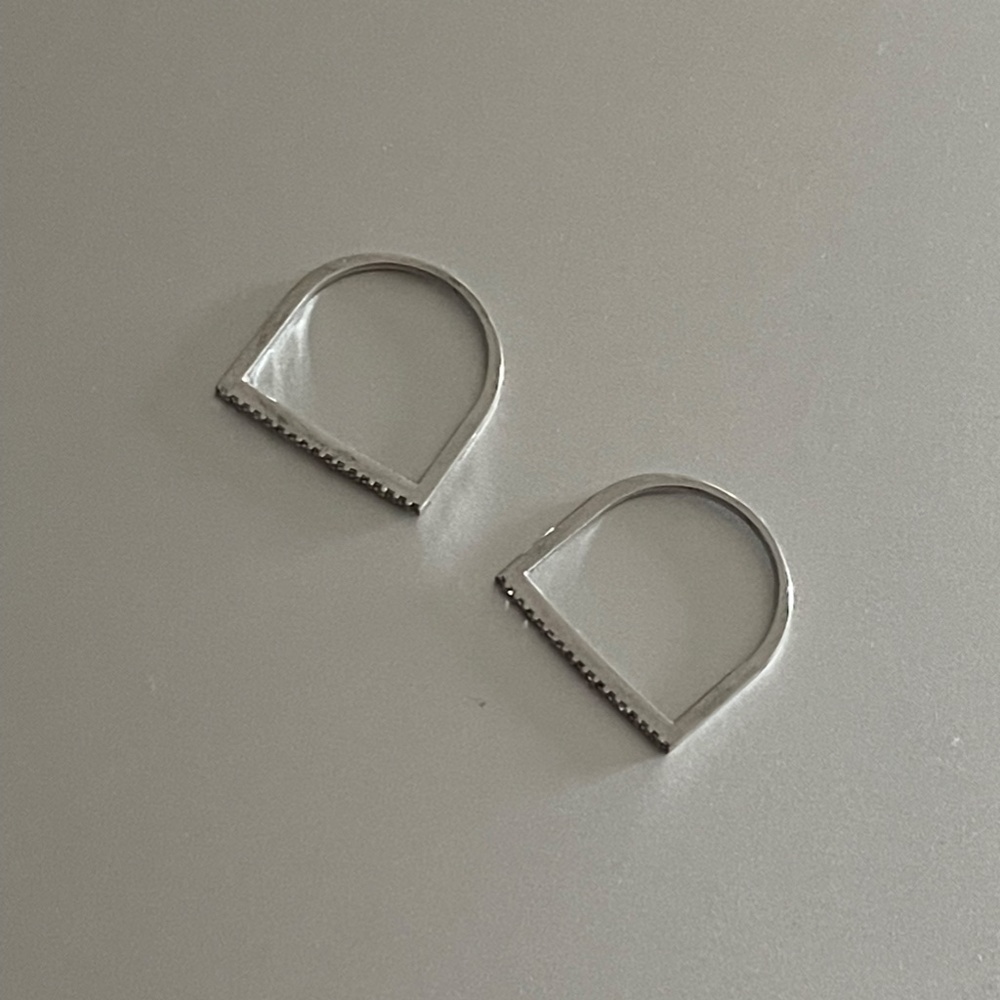 2 Rings - Picture 2 of 3